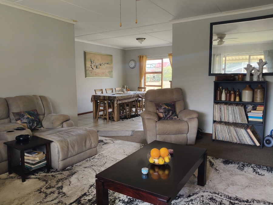 3 Bedroom Property for Sale in Wavecrest Eastern Cape